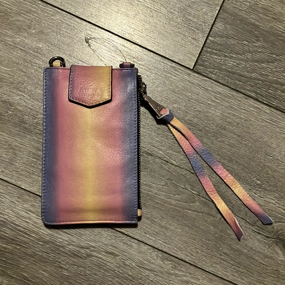 Wallet/purse with phone holder